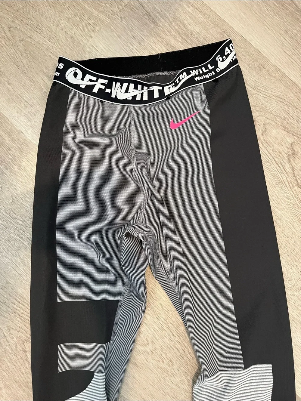 Off-White x Nike Black and Gray colab Leggings - Picture 2 of 4
